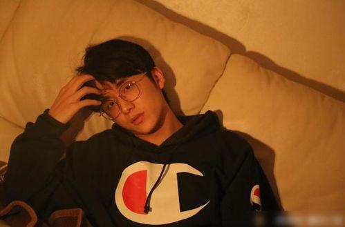 吃瓜娱乐圈张新成,娱乐圈的瓜田新秀，星光熠熠的青春之旅